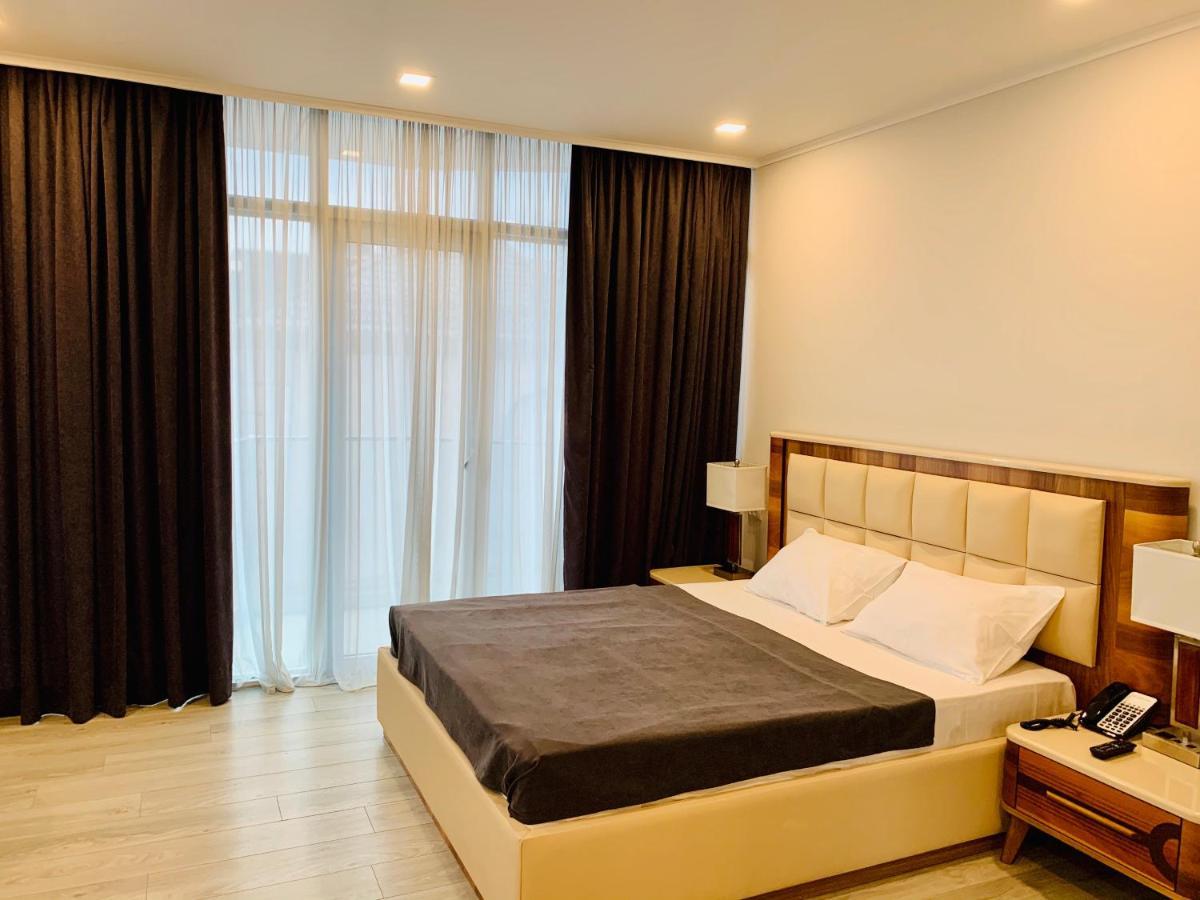 Hotel Tsereteli Palace Batumi Kültér fotó