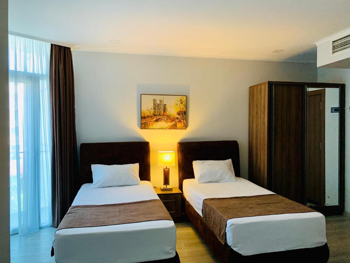 Hotel Tsereteli Palace Batumi Kültér fotó