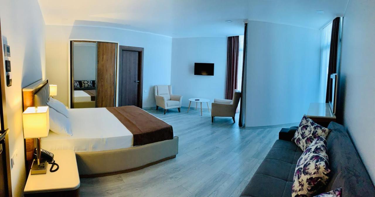 Hotel Tsereteli Palace Batumi Kültér fotó